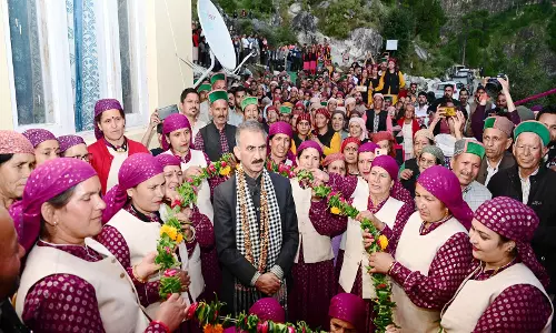 काशा पाट पहुंचे CM सुक्खू स्कूल भवन के लिए दिए 2 करोड़ काशा पाट पहुंचे CM सुक्खू स्कूल भवन के लिए दिए 2 करोड़