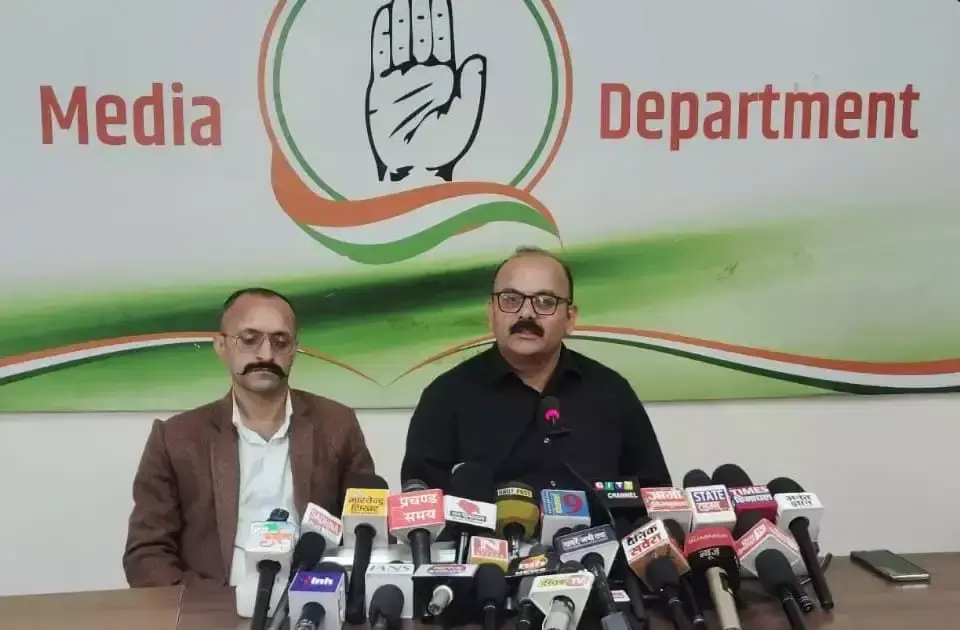 कानूनी सुरक्षा को लेकर हिमराल ने चुनाव आयुक्तों पर उठाए सवाल कानूनी सुरक्षा को लेकर हिमराल ने चुनाव आयुक्तों पर उठाए सवाल