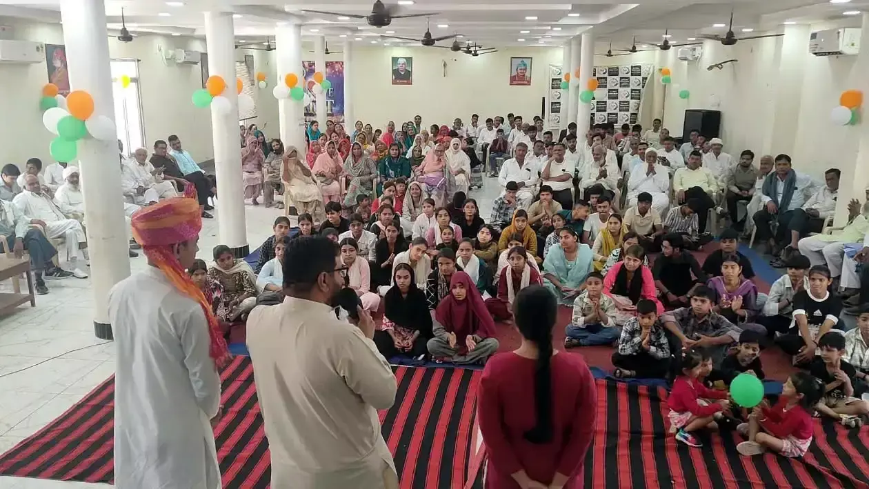 ऑल इंडिया लोहार ट्रस्ट ने 70 होनहारों को सम्मानित कर बढ़ाया मनोबल ऑल इंडिया लोहार ट्रस्ट ने 70 होनहारों को सम्मानित कर बढ़ाया मनोबल