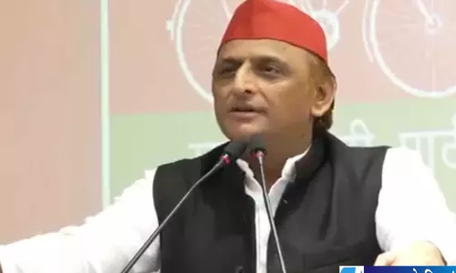 शिक्षा से स्वास्थ्य तक अखिलेश यादव ने सरकार पर साधा निशाना