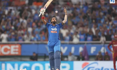 IND vs WI: राहुल के तूफानी 129 रन, भारत ने दिया 352 रन का लक्ष्य IND vs WI: राहुल के तूफानी 129 रन, भारत ने दिया 352 रन का लक्ष्य