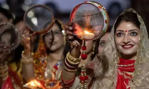 करवा चौथ: तारीख, पूजा शुभ मुहूर्त, सरगी और चंद्रोदय का समय करवा चौथ: तारीख, पूजा शुभ मुहूर्त, सरगी और चंद्रोदय का समय