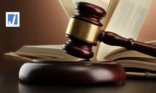 भ्रष्टाचार के मामलों में फंसे सरकारी कर्मचारियों पर तत्काल कार्रवाई जरूरी : मद्रास हाईकोर्ट भ्रष्टाचार के मामलों में फंसे सरकारी कर्मचारियों पर तत्काल कार्रवाई जरूरी : मद्रास हाईकोर्ट