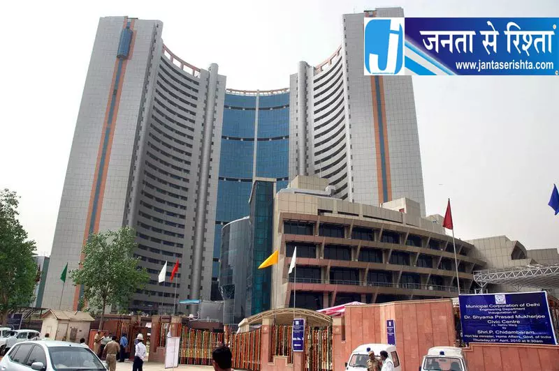 कचरा प्रबंधन और सफाई कर्मियों पर चर्चा कचरा प्रबंधन और सफाई कर्मियों पर चर्चा