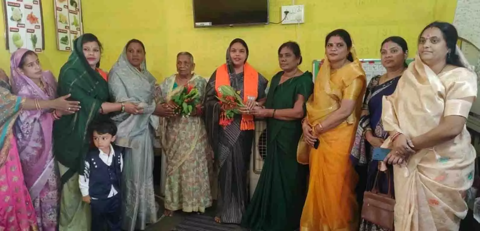 आंगन मिलन सेवा के तहत बेलसोंडा के आंगनबाड़ी केंद्र में हुआ आत्मीय मिलन आंगन मिलन सेवा के तहत बेलसोंडा के आंगनबाड़ी केंद्र में हुआ आत्मीय मिलन