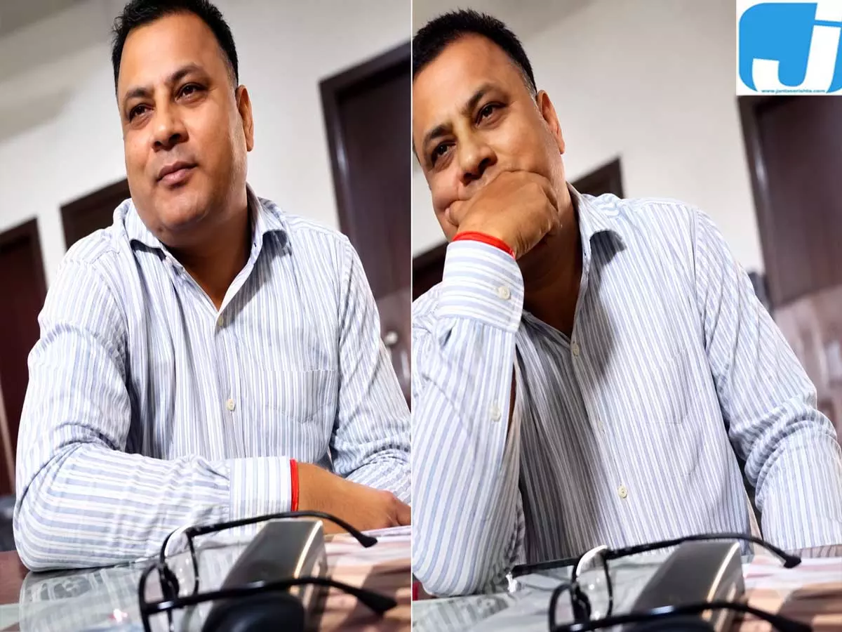 स्कूल में महिला कर्मचारी से कथित बदसलूकी, वायरल वीडियो के बाद आरोपी गिरफ्तार स्कूल में महिला कर्मचारी से कथित बदसलूकी, वायरल वीडियो के बाद आरोपी गिरफ्तार