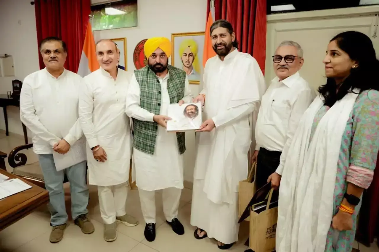 पंजाब के सीमावर्ती इलाकों में नशा मुक्ति कार्यक्रम, आध्यात्मिक सुधार पर जोर पंजाब के सीमावर्ती इलाकों में नशा मुक्ति कार्यक्रम, आध्यात्मिक सुधार पर जोर