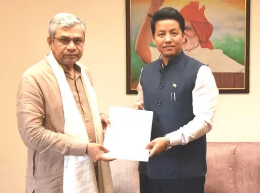 सिक्किम के रेलवे प्रोजेक्ट्स को लेकर सांसद इंद्र हंग ने उठाई आवाज सिक्किम के रेलवे प्रोजेक्ट्स को लेकर सांसद इंद्र हंग ने उठाई आवाज