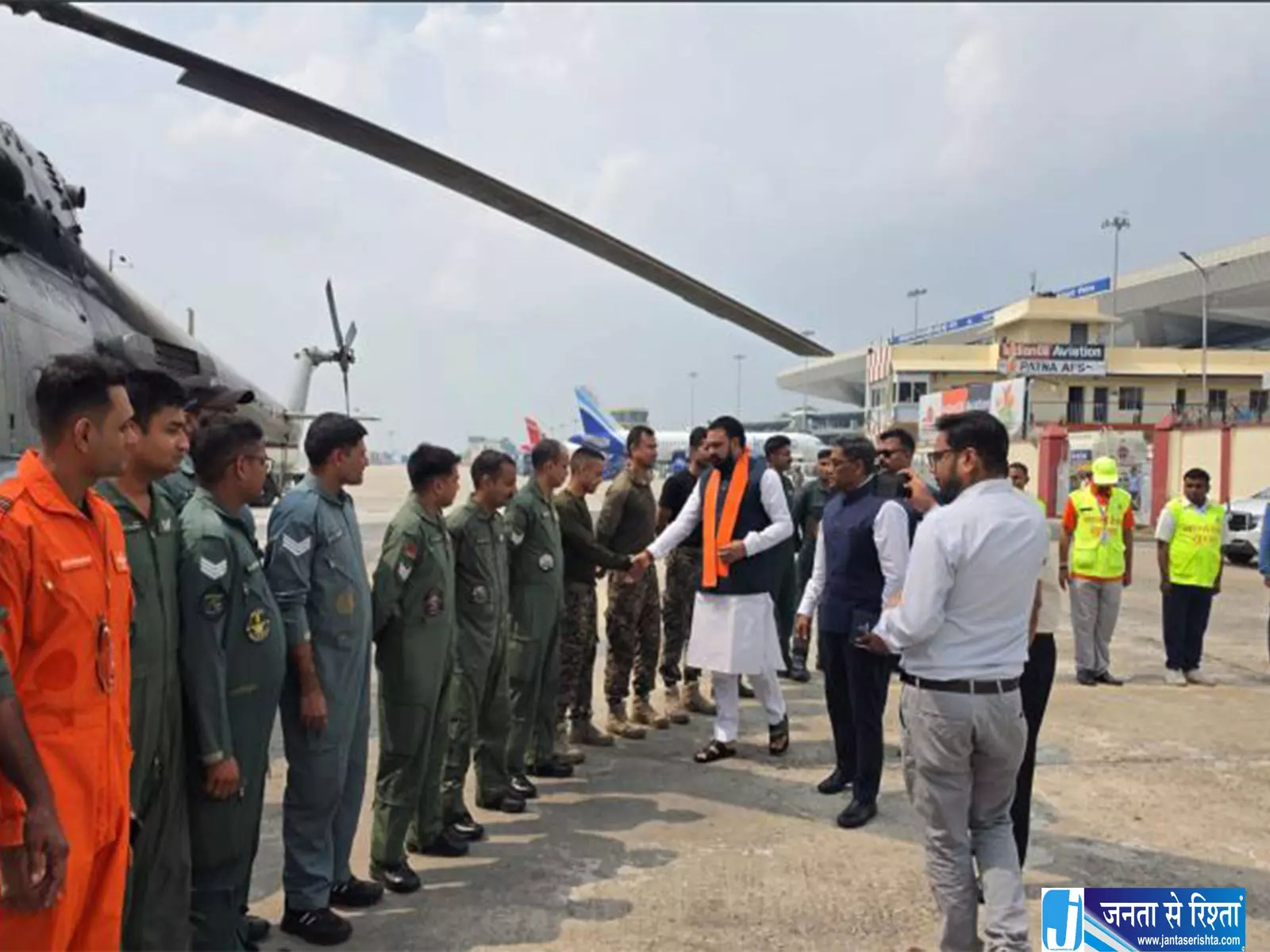 सारण में बाढ़ का कहर वायुसेना ने संभाला राहत का मोर्चा सारण में बाढ़ का कहर वायुसेना ने संभाला राहत का मोर्चा