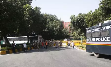 दिल्ली में सीईसी ज्ञानेश कुमार के खिलाफ प्रदर्शन पर 3 एफआईआर, संसद मार्ग और कनॉट प्लेस थाने में केस दर्ज दिल्ली में सीईसी ज्ञानेश कुमार के खिलाफ प्रदर्शन पर 3 एफआईआर, संसद मार्ग और कनॉट प्लेस थाने में केस दर्ज