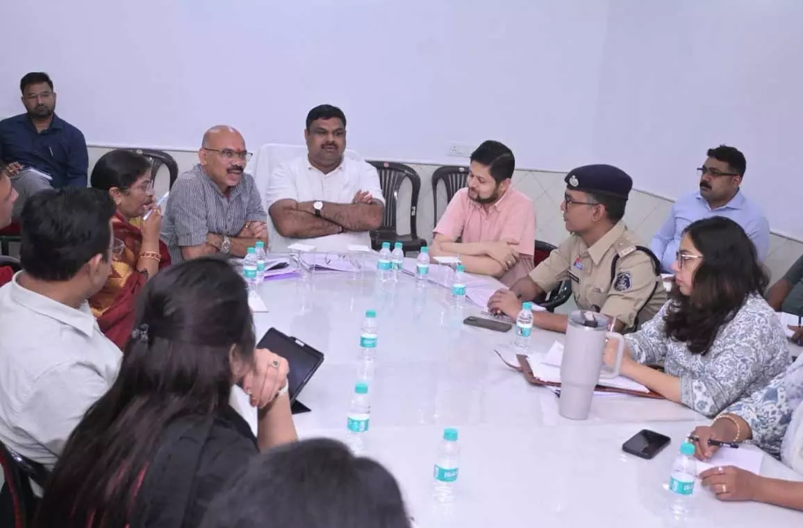 जिला प्रशासन और आम नागरिकों के समन्वय से हो बेहतर कार्यक्रम: मंत्री गजेंद्र यादव जिला प्रशासन और आम नागरिकों के समन्वय से हो बेहतर कार्यक्रम: मंत्री गजेंद्र यादव
