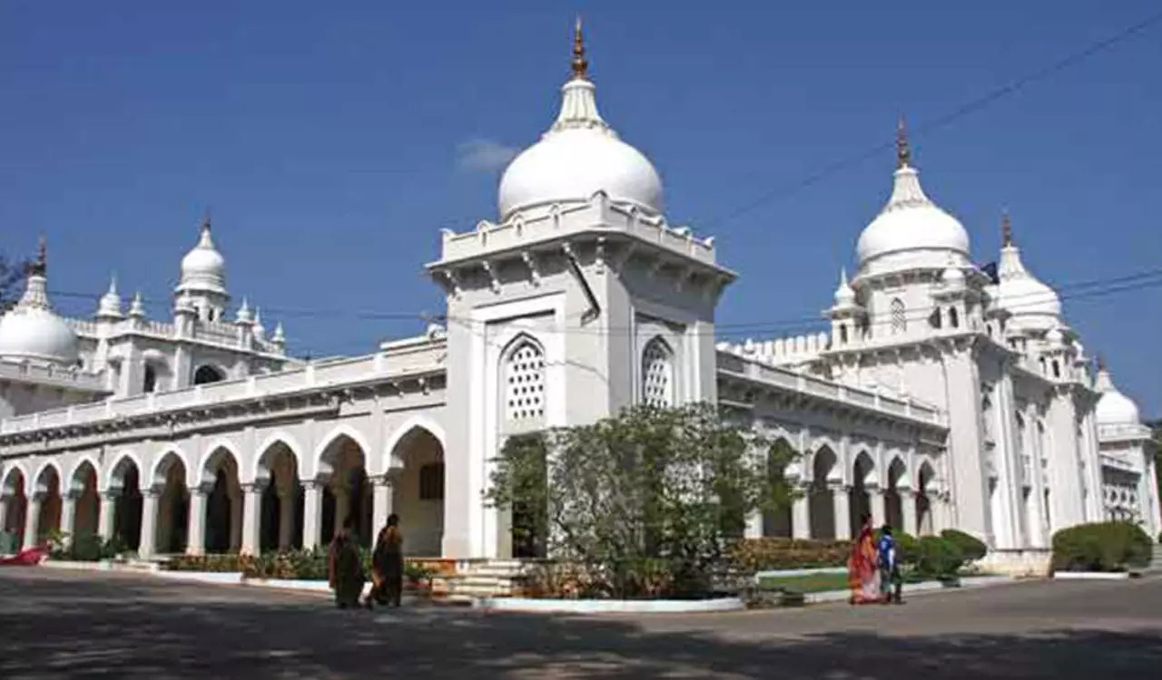 हैदराबाद पब्लिक स्कूल पहुंचे प्रेम वत्सा, सम्मान पाकर जताई खुशी हैदराबाद पब्लिक स्कूल पहुंचे प्रेम वत्सा, सम्मान पाकर जताई खुशी