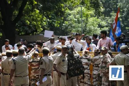 नई दिल्ली में धारा 163 लागू, विरोध प्रदर्शन की अनुमति नहीं: दिल्ली पुलिस नई दिल्ली में धारा 163 लागू, विरोध प्रदर्शन की अनुमति नहीं: दिल्ली पुलिस