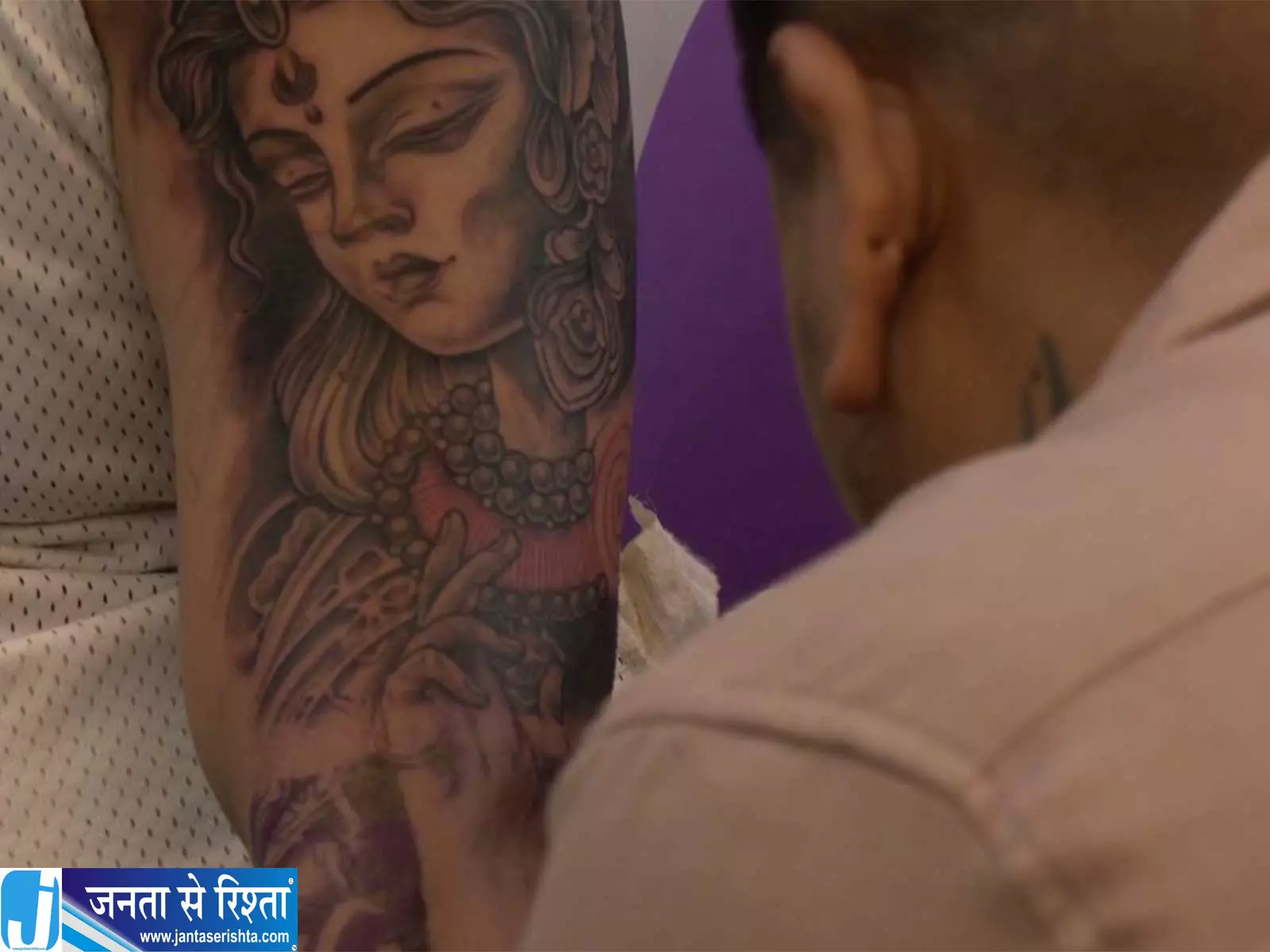 हिमालयन टैटू समिट में दिखा अनोखा हुनर शरीर पर उकेरे देवी-देवता हिमालयन टैटू समिट में दिखा अनोखा हुनर शरीर पर उकेरे देवी-देवता