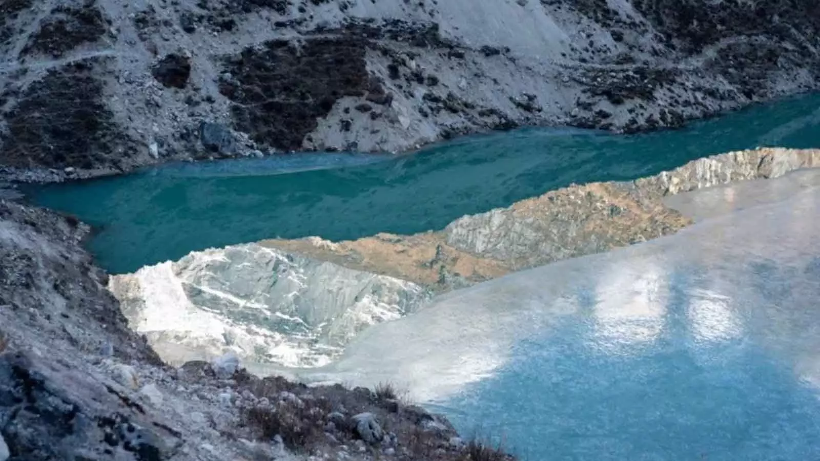 नेपाल के हिमालय में फटने को तैयार ‘टाइम बम’! 4 ग्लेशियल झीलों को खाली करने का मिशन, नेपाल के हिमालय में फटने को तैयार ‘टाइम बम’! 4 ग्लेशियल झीलों को खाली करने का मिशन,