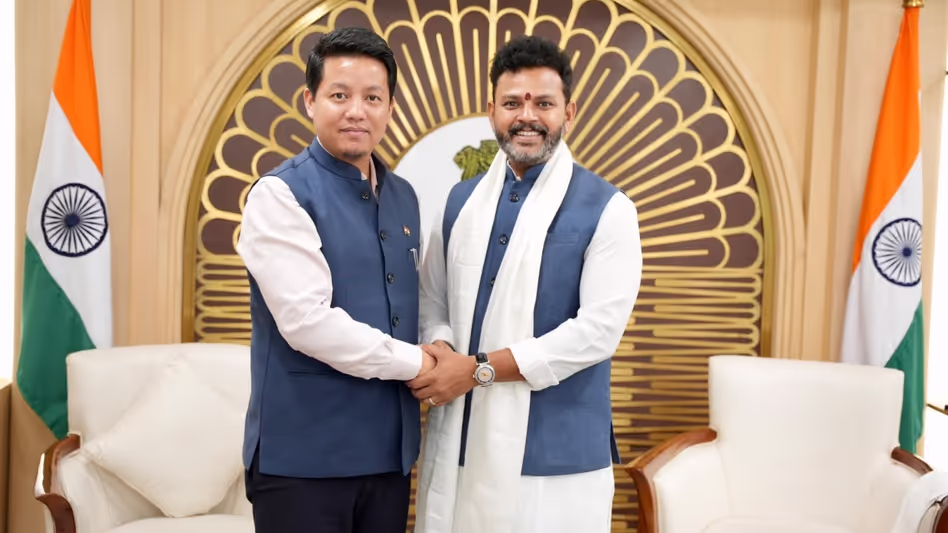 सिक्किम के सांसद ने पाकयोंग एयरपोर्ट की व्यापक सुरक्षा जांच की मांग की सिक्किम के सांसद ने पाकयोंग एयरपोर्ट की व्यापक सुरक्षा जांच की मांग की