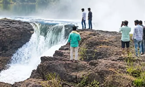 रानीहारा डैम का 40 फीट बांध टूटा, गांवों में घुसा पानी, 22 हजार लोग प्रभावित