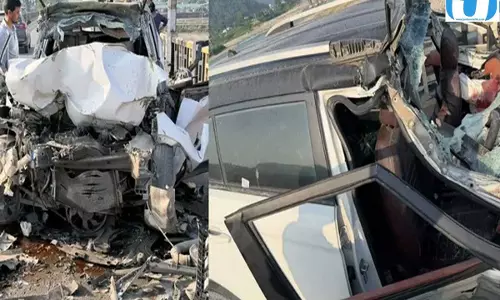 तीन दोस्तों का सफर बना आखिरी, ट्रक में कार घुसने से तीनों की मौके पर मौत तीन दोस्तों का सफर बना आखिरी, ट्रक में कार घुसने से तीनों की मौके पर मौत