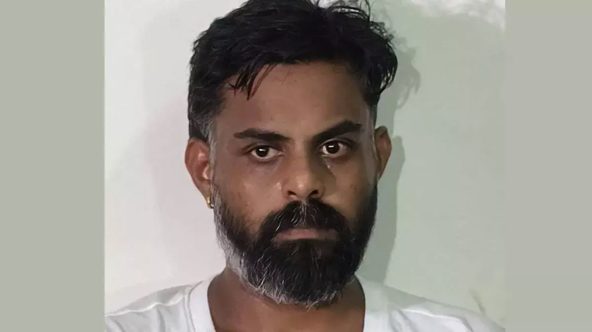 ड्रग्स केस में फैशन फोटोग्राफर गिरफ्तार, फिल्मी कनेक्शन की तलाश