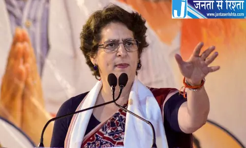 प्रियंका गांधी ने छात्राओं का किया समर्थन