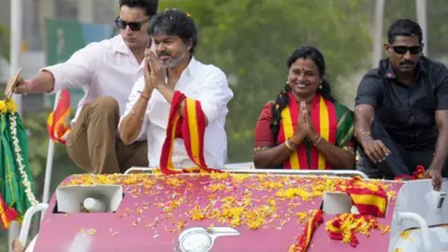 TN उपचुनाव 2026: आज थमेगा चुनाव प्रचार, CM विजय का धारपुरम में रोड शो TN उपचुनाव 2026: आज थमेगा चुनाव प्रचार, CM विजय का धारपुरम में रोड शो