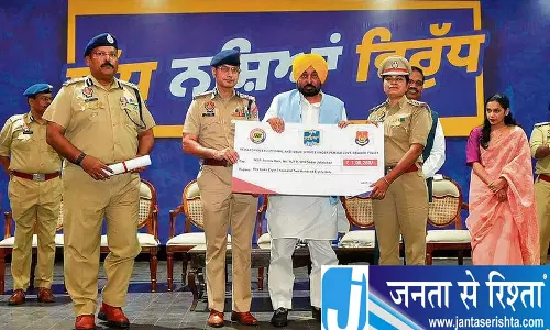 भगवंत मान ने पुलिस अधिकारियों को चेताया, लापरवाही पर कार्रवाई भगवंत मान ने पुलिस अधिकारियों को चेताया, लापरवाही पर कार्रवाई