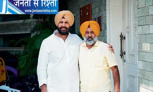 पार्टी एकता को लेकर परगट वारिंग के पास पहुंचे नेता पार्टी एकता को लेकर परगट वारिंग के पास पहुंचे नेता