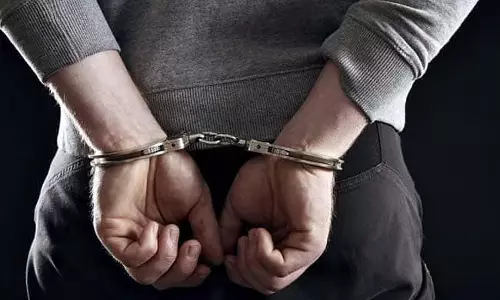 पब्लिक टॉयलेट में जहरीली गैस से दो मौतों का मामला, इलेक्ट्रोप्लेटिंग कंपनी का मालिक गिरफ्तार पब्लिक टॉयलेट में जहरीली गैस से दो मौतों का मामला, इलेक्ट्रोप्लेटिंग कंपनी का मालिक गिरफ्तार
