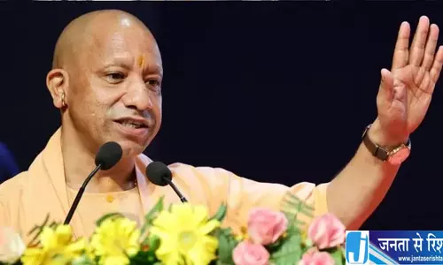 CM योगी ने किया कालीन मेले का उद्घाटन CM योगी ने किया कालीन मेले का उद्घाटन