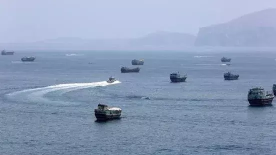 IRGC का होर्मुज जलडमरूमध्य में कड़ा एक्शन, 5 दिन में घेरे गए 7 तेल टैंकर IRGC का होर्मुज जलडमरूमध्य में कड़ा एक्शन, 5 दिन में घेरे गए 7 तेल टैंकर