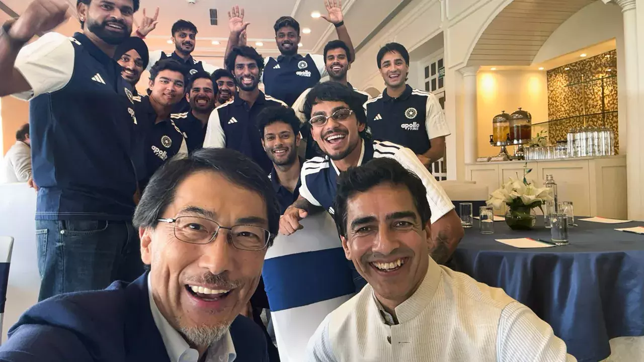 गोल्ड मेडल जीत पर जश्न: BCCI अध्यक्ष मिथुन मन्हास ने दी बधाई गोल्ड मेडल जीत पर जश्न: BCCI अध्यक्ष मिथुन मन्हास ने दी बधाई