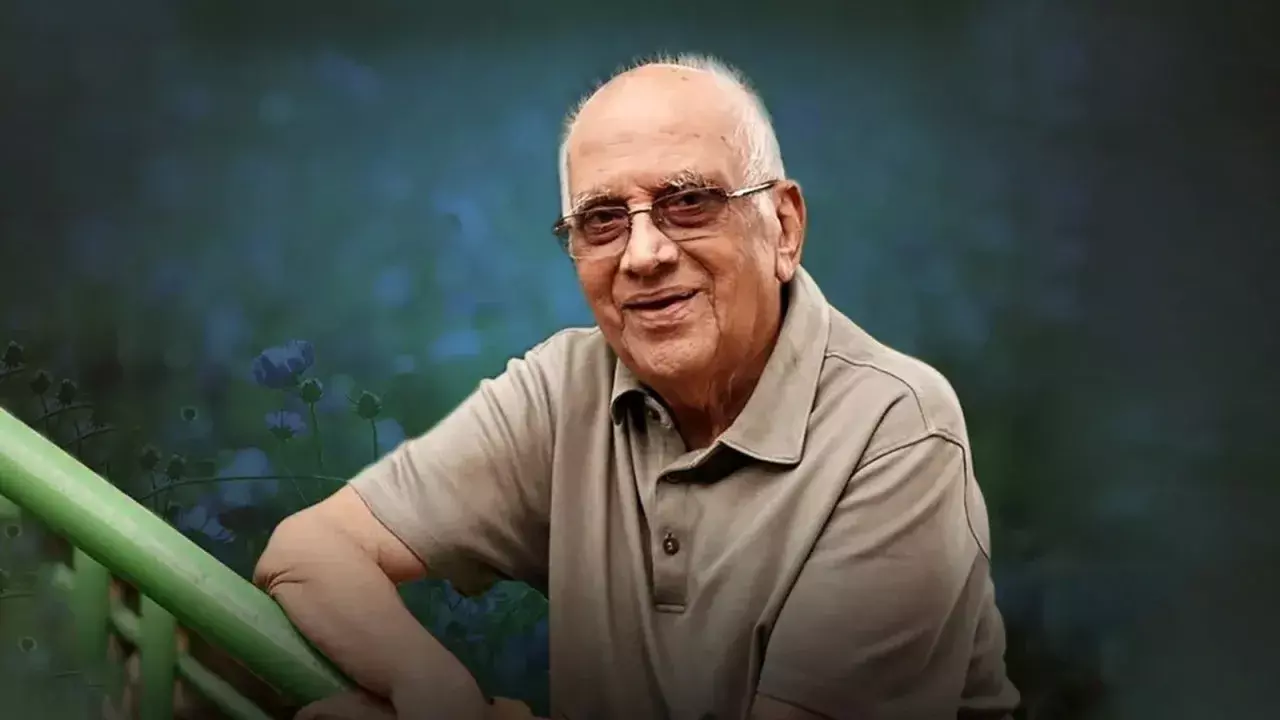 फिल्म जगत को बड़ा झटका: आंध्र-तेलंगाना के मुख्यमंत्रियों ने दी श्रद्धांजलि फिल्म जगत को बड़ा झटका: आंध्र-तेलंगाना के मुख्यमंत्रियों ने दी श्रद्धांजलि