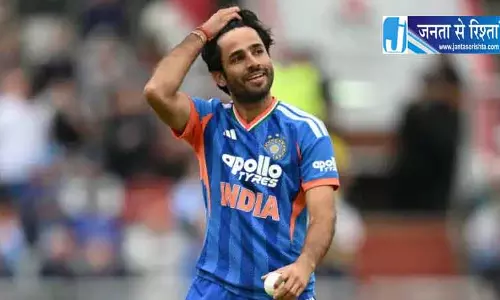 भारत-पाकिस्तान एशियन गेम्स फाइनल में रवि बिश्नोई का महंगा स्पेल बना चर्चा का विषय भारत-पाकिस्तान एशियन गेम्स फाइनल में रवि बिश्नोई का महंगा स्पेल बना चर्चा का विषय