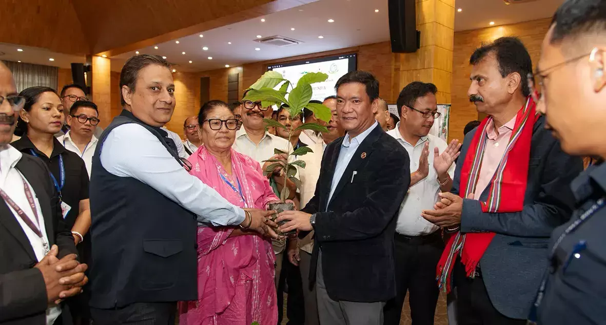 कॉफी उत्पादन के विस्तार की तैयारी, मुख्यमंत्री ने किसानों से किया आह्वान कॉफी उत्पादन के विस्तार की तैयारी, मुख्यमंत्री ने किसानों से किया आह्वान