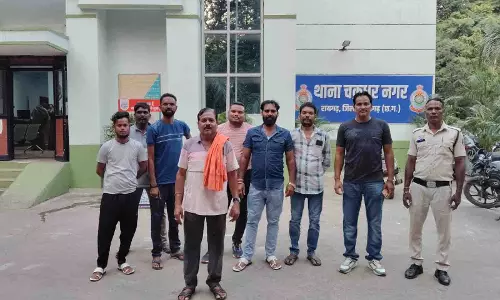 रायगढ़ में महीने की पहली तारीख को बदमाशों ने लगाई थाने में हाजिरी रायगढ़ में महीने की पहली तारीख को बदमाशों ने लगाई थाने में हाजिरी