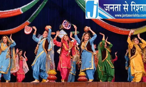 ऑकलैंड हाउस स्कूल में भाषण दिवस पर छात्रों-शिक्षकों का सम्मान ऑकलैंड हाउस स्कूल में भाषण दिवस पर छात्रों-शिक्षकों का सम्मान
