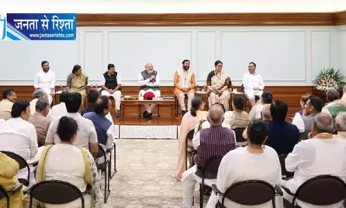 हरियाणा के विधायकों से मिले पीएम मोदी हरियाणा के विधायकों से मिले पीएम मोदी