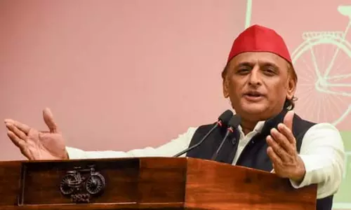 अखिलेश का बड़ा फैसला: गोरखपुर सपा के जिला-महानगर अध्यक्ष बर्खास्त, फ्रंटल संगठनों की कार्यकारिणी भी भंग