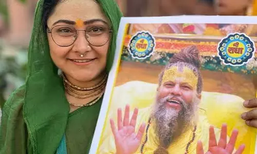 प्रेमानंद महाराज की शिष्या प्रियंका पंडित बनने वाली हैं मां प्रेमानंद महाराज की शिष्या प्रियंका पंडित बनने वाली हैं मां