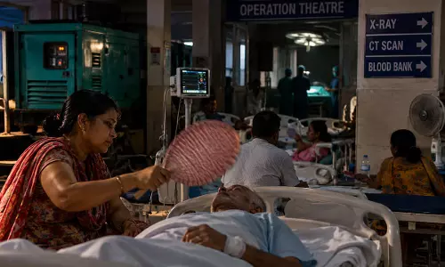 मोरार जिला अस्पताल में छह घंटे बिजली गुल, सात सर्जरी टलीं और जांच सेवाएं ठप मोरार जिला अस्पताल में छह घंटे बिजली गुल, सात सर्जरी टलीं और जांच सेवाएं ठप