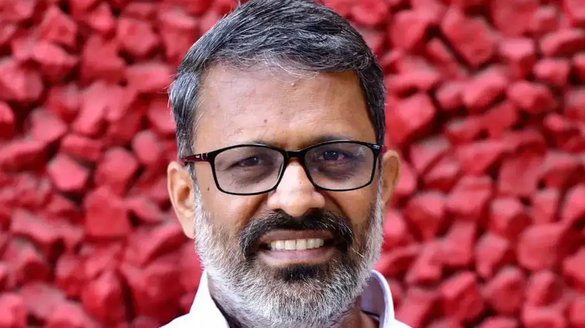 पलक्कड़ CPM में बदलाव; सुरेश बाबू को जिला सचिव पद से हटाया गया पलक्कड़ CPM में बदलाव; सुरेश बाबू को जिला सचिव पद से हटाया गया