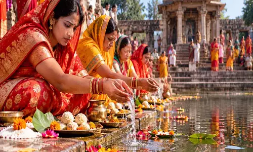 जहां महिलाएं खुद करती हैं पितरों का पिंडदान, जानें सीता कुंड की मान्यता जहां महिलाएं खुद करती हैं पितरों का पिंडदान, जानें सीता कुंड की मान्यता