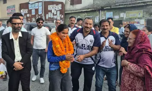 एशियाई खेलों की कांस्य पदक विजेता सीमा कुमारी का चंबा पहुंचने पर भव्य स्वागत