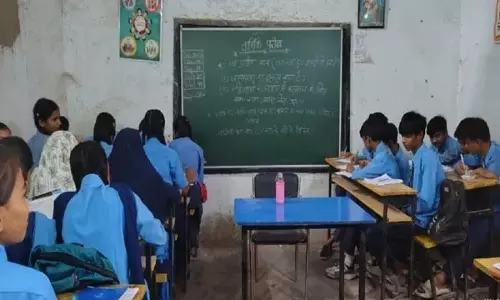 सीतामढ़ी में 5.34 लाख बच्चों पर योजनाओं का संकट