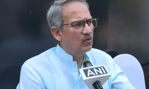 चुनाव आयोग के फैसलों पर अनिल देसाई ने उठाए सवाल चुनाव आयोग के फैसलों पर अनिल देसाई ने उठाए सवाल