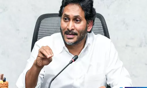 आवास योजनाओं पर अंबाती मुरली कृष्णा ने उठाए सवाल आवास योजनाओं पर अंबाती मुरली कृष्णा ने उठाए सवाल