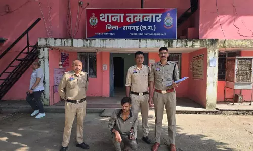 शादी का झांसा देकर 14 वर्षीय बालिका को ले जा रहा था ओडिशा, आरोपी गिरफ्तार शादी का झांसा देकर 14 वर्षीय बालिका को ले जा रहा था ओडिशा, आरोपी गिरफ्तार