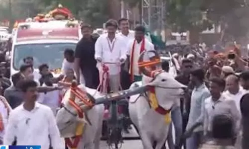 धारापुरम में विजय का रोड शो  सत्यभामा के लिए किया प्रचार