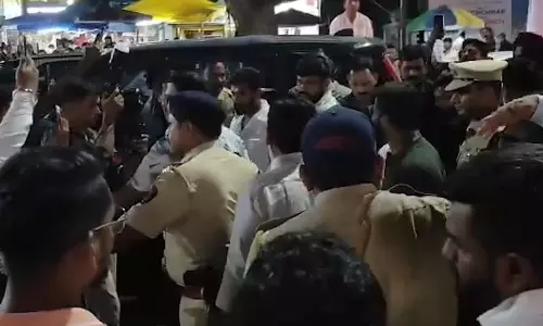 MPSC अभ्यर्थियों के प्रदर्शन में पहुंचे नितेश राणे, सुनीं मांगें