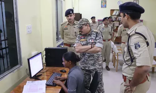 कांकेर में पुलिस आरोग्य केंद्र और कंप्यूटर लैब का शुभारंभ कांकेर में पुलिस आरोग्य केंद्र और कंप्यूटर लैब का शुभारंभ
